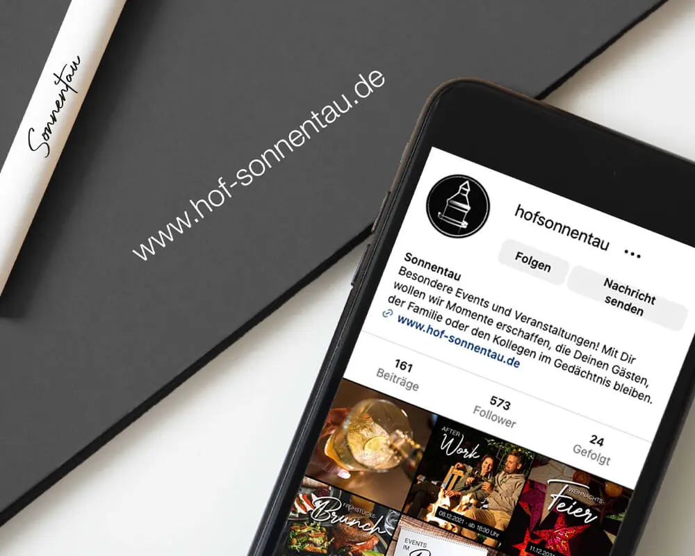 Mockup mit Handy, Schreibblock mit Stift