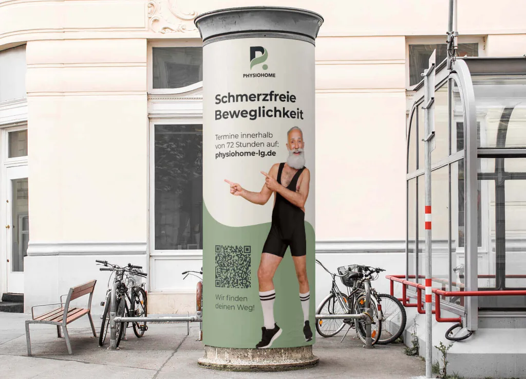 Plakat auf einer Litfaßsäule mit älterem Mann in Sportkleidung, Text: Schmerzfreie Beweglichkeit