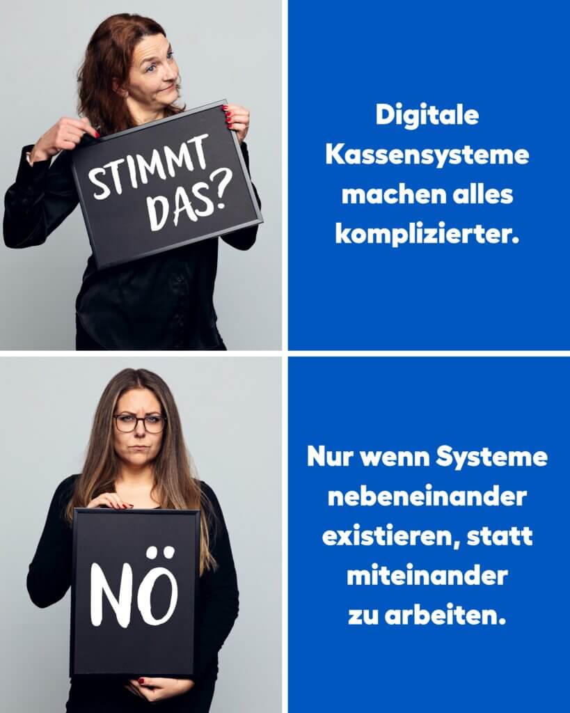 Person hält Schild mit stimmt das und Aussage zu digitalen Kassensystemen.